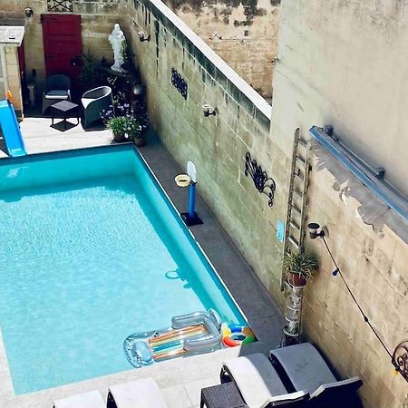 דירות מוסטה Free Breakfast, Pool, Spacious Aircon Hideaway מראה חיצוני תמונה
