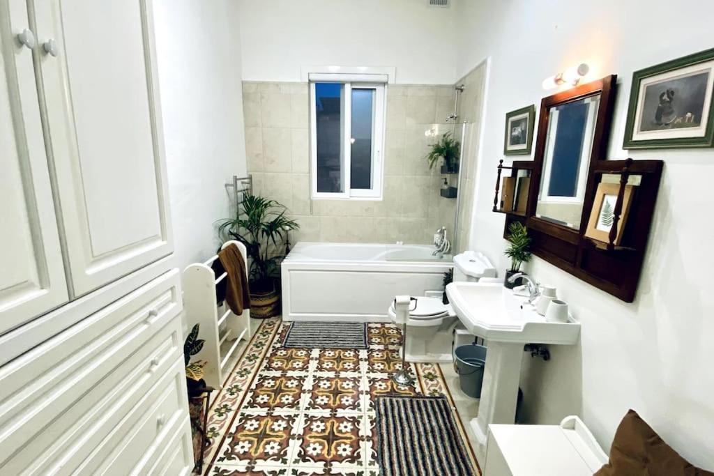 דירות מוסטה Free Breakfast, Pool, Spacious Aircon Hideaway מראה חיצוני תמונה