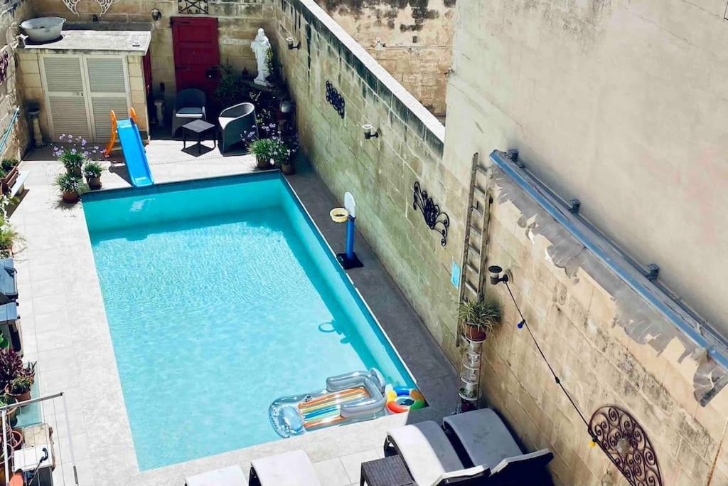 דירות מוסטה Free Breakfast, Pool, Spacious Aircon Hideaway מראה חיצוני תמונה