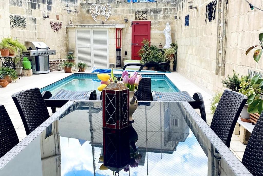 דירות מוסטה Free Breakfast, Pool, Spacious Aircon Hideaway מראה חיצוני תמונה