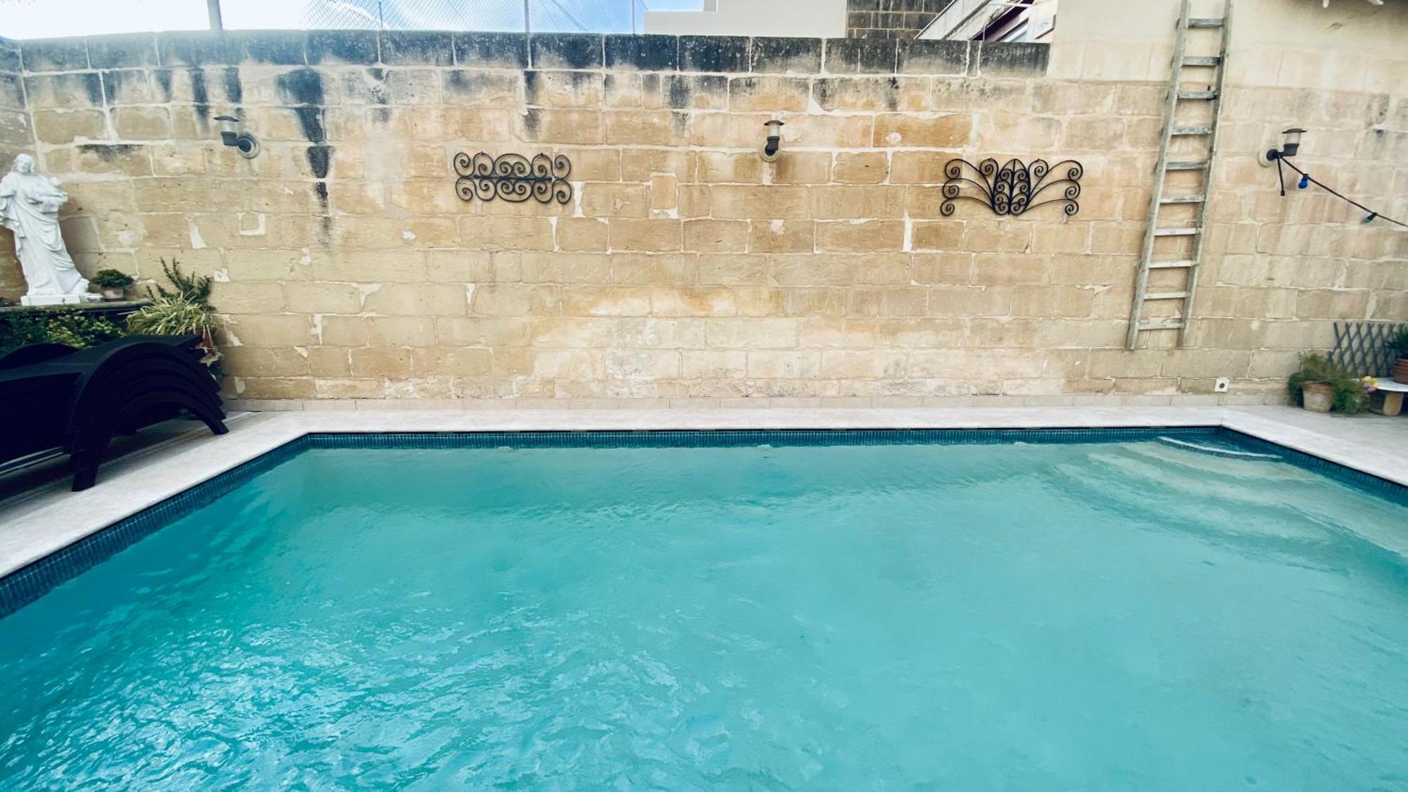 דירות מוסטה Free Breakfast, Pool, Spacious Aircon Hideaway מראה חיצוני תמונה